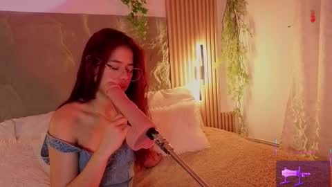 Snapshot of alissa_cute1 chatting on October 13, 2025, 2:33 am Mia online show from October 13, 2025, 2:33 am