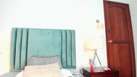 AlissaNix online show from January 18, 2025, 5:20 am