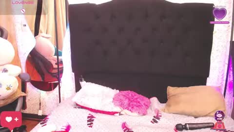 Snapshot of alisse_laurent chatting on March 7, 2025, 7:19 am alisse online show from March 7, 2025, 7:19 am