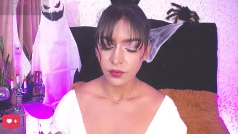 Snapshot of alisse_laurent chatting on October 27, 2025, 4:05 am alisse online show from October 27, 2025, 4:05 am