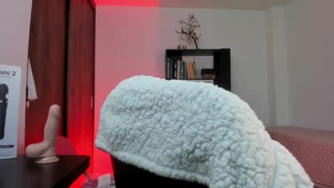 Snapshot of alissia_viera chatting on September 16, 2025, 8:43 pm iraide online show from September 16, 2025, 8:43 pm