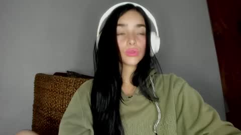 Alisson369  online show from April 29, 2026, 9:13 am