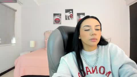 alisson__cortez online show from March 3, 2026, 1:28 pm