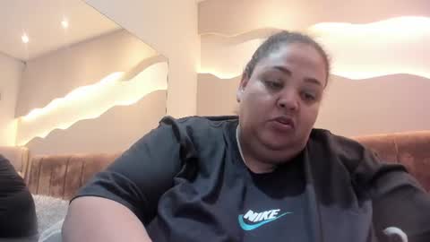 Alisson online show from June 18, 2026, 11:36 am