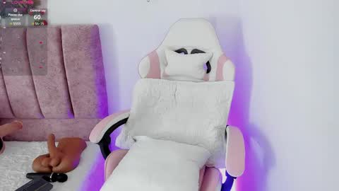 Snapshot of alisson_boobs_ chatting on May 22, 2026, 10:37 pm Alisson online show from May 22, 2026, 10:37 pm