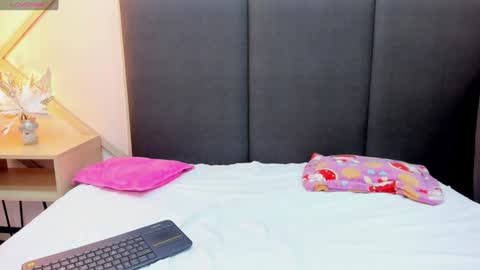 alissonmartin online show from December 24, 2024, 3:05 pm