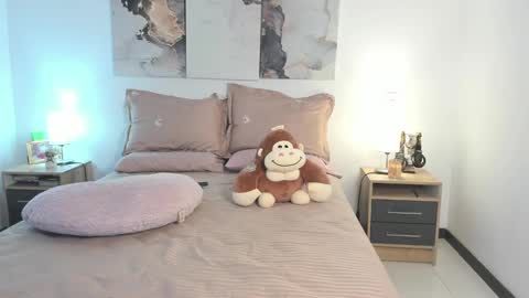 Goddess  online show from February 15, 2025, 1:31 am