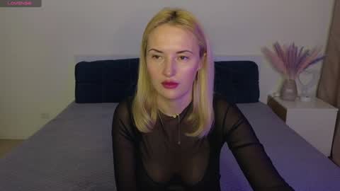 alisssarose online show from December 27, 2024, 9:43 pm