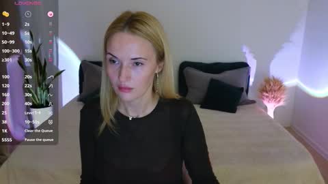 Snapshot of alisssarose chatting on October 18, 2025, 8:42 pm alisssarose online show from October 18, 2025, 8:42 pm