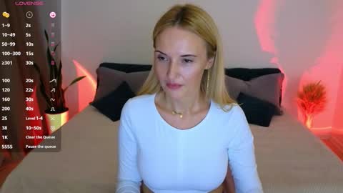 Snapshot of alisssarose chatting on October 22, 2025, 8:41 pm alisssarose online show from October 22, 2025, 8:41 pm