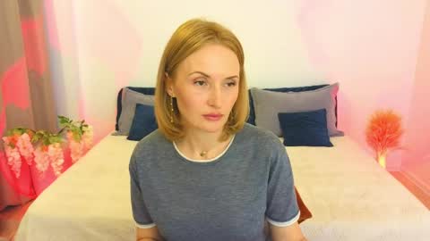 alisssarose online show from May 12, 2026, 8:17 pm