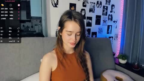 Alivia online show from November 6, 2025, 9:21 am