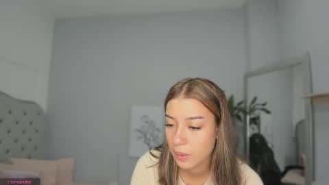 alix_18 online show from September 9, 2025, 11:21 am