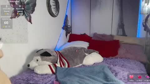 alix_kitty_ online show from June 11, 2026, 2:53 am