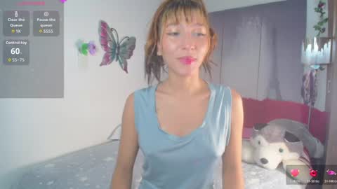 alix_kitty_ online show from August 3, 2026, 9:51 pm