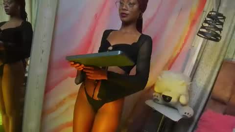 Snapshot of alix_noa chatting on October 25, 2025, 7:41 pm alix noa online show from October 25, 2025, 7:41 pm