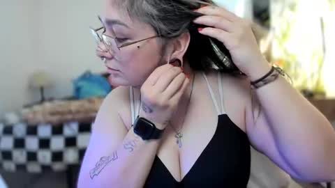 alix_valentine online show from November 4, 2025, 4:17 pm