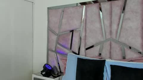 Snapshot of alixmartin1 chatting on October 15, 2025, 9:59 pm alix online show from October 15, 2025, 9:59 pm