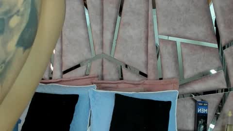 Snapshot of alixmartin1 chatting on October 18, 2025, 9:37 pm alix online show from October 18, 2025, 9:37 pm