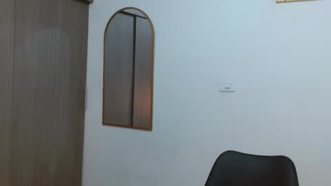 Snapshot of alixmartin1 chatting on November 5, 2025, 5:07 am alix online show from November 5, 2025, 5:07 am