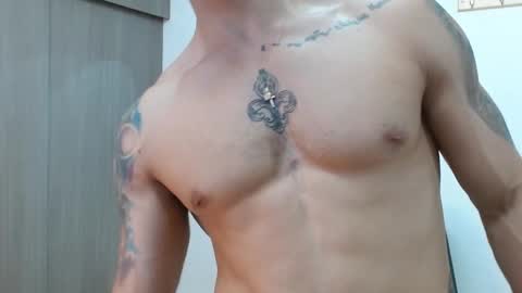 Snapshot of alixmartin1 chatting on November 6, 2025, 2:01 am alix online show from November 6, 2025, 2:01 am