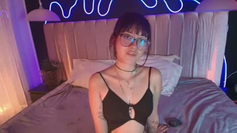 Snapshot of alixx_von_d chatting on April 29, 2026, 5:30 pm Ali online show from April 29, 2026, 5:30 pm