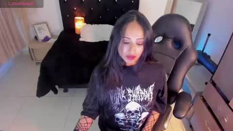 Alizee online show from July 9, 2026, 5:55 am