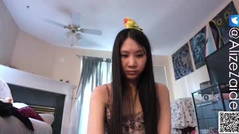 Alize Zaide online show from October 29, 2025, 7:48 pm