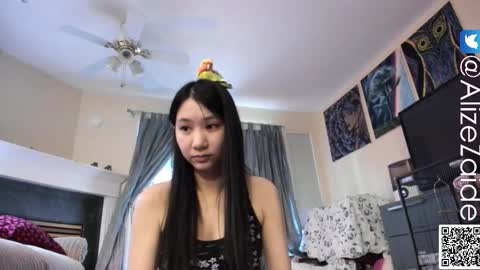 Alize Zaide online show from October 31, 2025, 7:48 pm