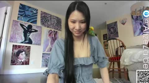 Alize Zaide online show from April 29, 2026, 7:42 pm