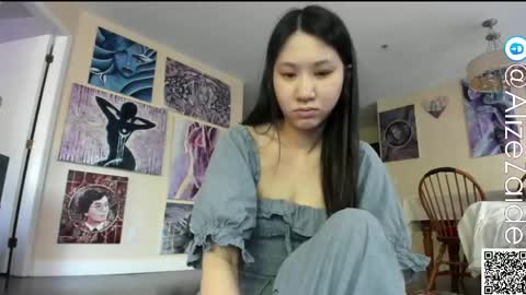 Alize Zaide online show from May 5, 2026, 7:55 pm
