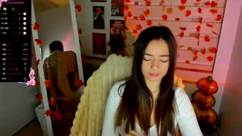 Snapshot of allana_dream chatting on October 19, 2025, 6:36 am Allana online show from October 19, 2025, 6:36 am