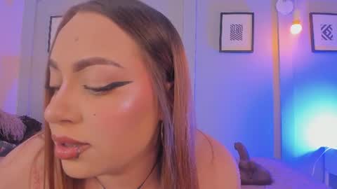 Laura online show from June 15, 2026, 2:58 am