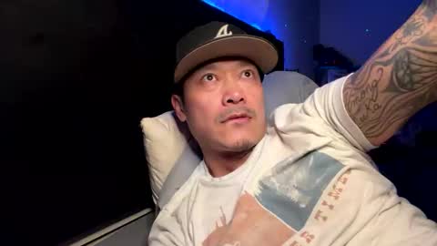 alldayerieday720 online show from May 1, 2026, 2:38 am