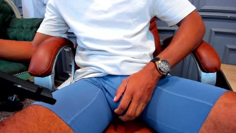 Snapshot of allessandrosantos chatting on December 16, 2024, 8:48 pm                                 Help me reach 100 likes online show from December 16, 2024, 8:48 pm