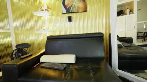 Allice online show from December 19, 2025, 8:05 pm