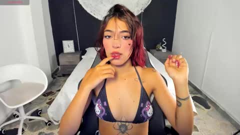 Snapshot of allicerosero chatting on October 22, 2025, 4:24 am Allice online show from October 22, 2025, 4:24 am