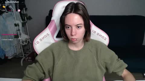 Snapshot of allie_hazie chatting on October 4, 2025, 11:03 pm alice online show from October 4, 2025, 11:03 pm