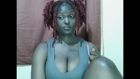 Snapshot of allie_quin chatting on September 23, 2025, 10:46 pm Allie online show from September 23, 2025, 10:46 pm