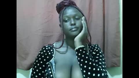 Snapshot of allie_quin chatting on October 17, 2025, 8:06 am Allie online show from October 17, 2025, 8:06 am