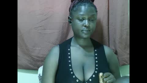 Snapshot of allie_quin chatting on October 22, 2025, 7:41 am Allie online show from October 22, 2025, 7:41 am