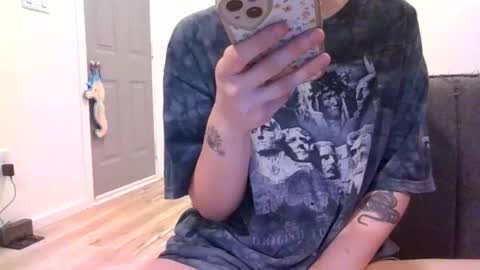 alliebearx online show from January 15, 2025, 2:49 am