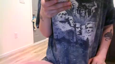alliebearx online show from January 17, 2025, 5:00 am