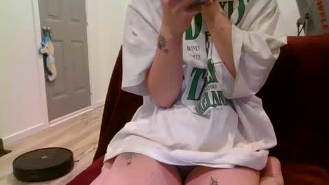 alliebearx online show from January 23, 2025, 8:15 am