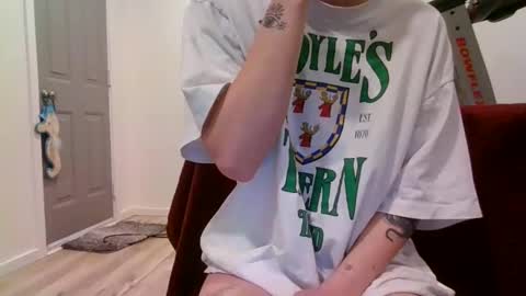 alliebearx online show from January 25, 2025, 2:04 am