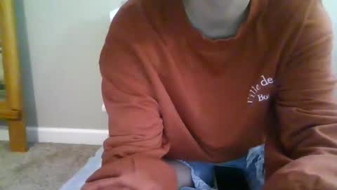 Snapshot of alliebearx chatting on October 2, 2025, 10:17 pm alliebearx online show from October 2, 2025, 10:17 pm