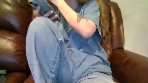 Snapshot of alliebearx chatting on October 29, 2025, 8:43 pm alliebearx online show from October 29, 2025, 8:43 pm