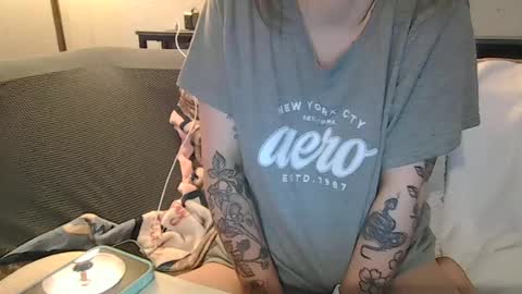 alliebearx online show from June 22, 2026, 3:25 am