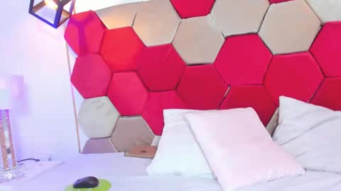 Snapshot of alliison_fox chatting on February 10, 2025, 1:01 pm Allison online show from February 10, 2025, 1:01 pm