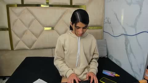 allison_69ts online show from September 15, 2025, 10:32 pm